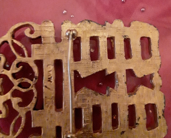 Gold Unique Brooch - Picture 4 of 6